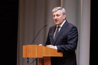 Доходы мэра Волгограда выросли: новые данные о заработке